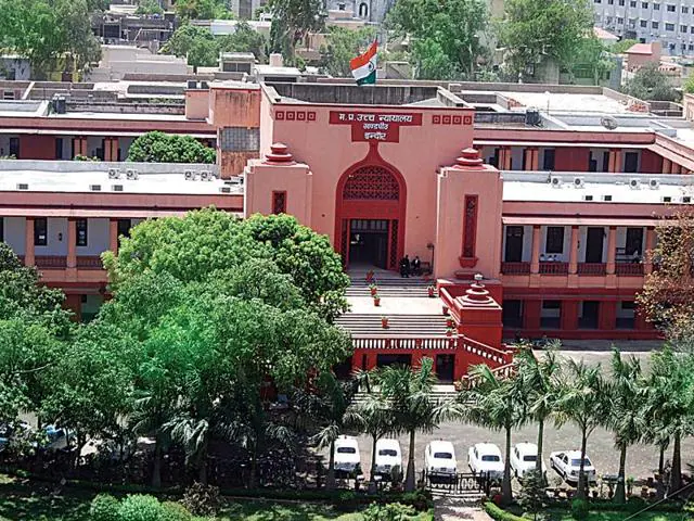 Indore Bench Of Madhya Pradesh High Court Quashes FIR U/s 305, 306 After Finding No Mens Rea On Part Of The Petitioners